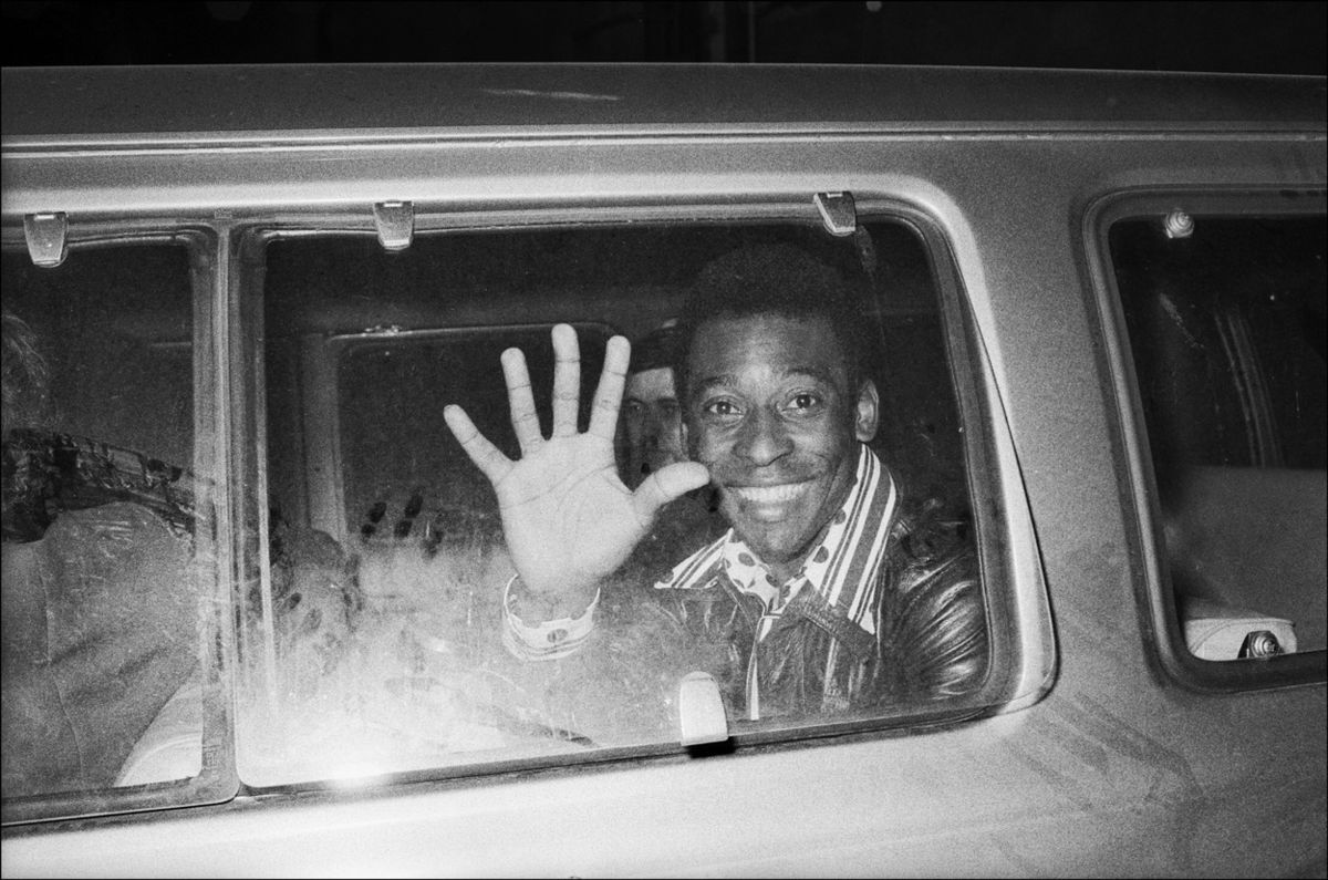Momentka pochádza z New Yorku. Pelé hral za...