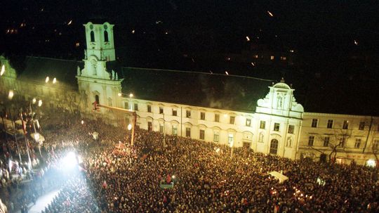 Na archívnej snímke je pohľad na oslavy vzniku...