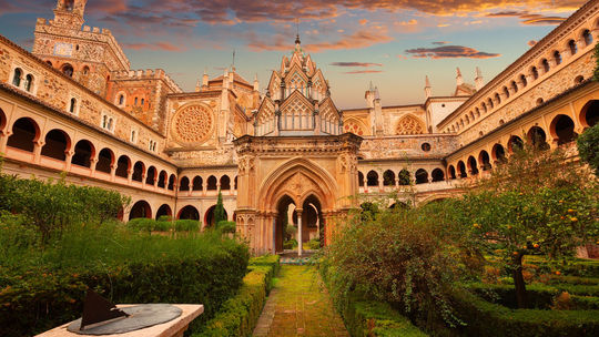 Mudejarský kráľovský kláštor Santa Maria de...
