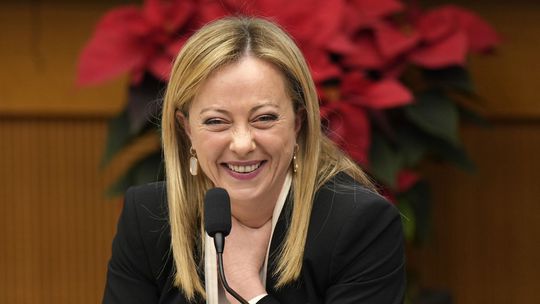 Erotický portál zverejňuje fotky talianskych političiek. V galériách je aj Meloniová