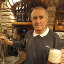 Roman Šusták, bývalý dlhoročný riaditeľ Slovenského združenia výrobcov piva a sladu, ktorý dnes pôsobí ako odborný poradca pre malé remeselné pivovary.