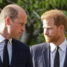 Princ William (vľavo) a princ Harry 