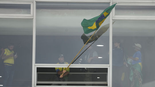 V dome Bolsonarovho ministra sa našiel dekrét, ktorý mal zvrátiť výsledok volieb