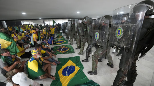 Demonštranti v Brazílii sa organizovali na sociálnych sieťach, Meta sprísnila kontrolu