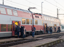 vlak, doprava, grafikon, stanica, Bernolákovo, kolaje, lokomot