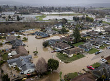 Kalifornia povodeň búrly záplavy