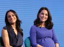 Meghan Markle (vľavo) a v tom čase tehotná vojvodkyňa, dnes princezná z Walesu Kate