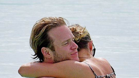 Spevák a porotca šou The Voice Olly Murs so...