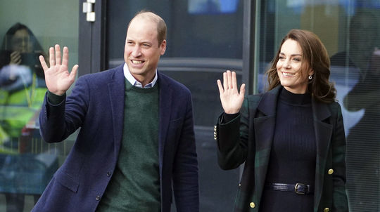 Princ William a princezná Kate z Walesu sa...