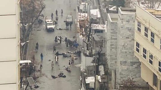 Počet obetí útoku pri ministerstve v Kábule stúpol na desať