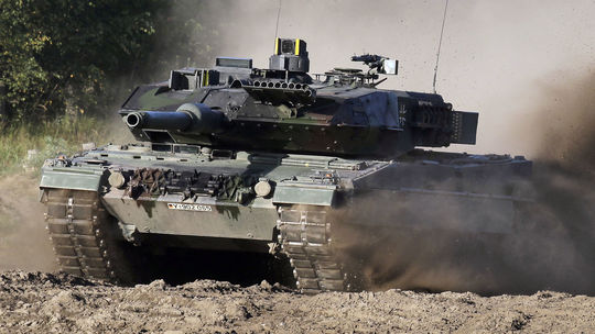 Ak Západ pošle Ukrajine tanky, zaplatí za to ukrajinský ľud, varovala Moskva