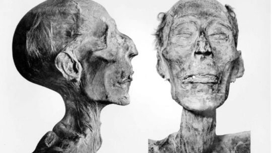 Tvár staroegyptského vládcu Ramessesa II –...