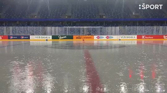 Katastrofa. V Bratislave leje a ľad je pred zápasom Slovan - Košice pod vodou