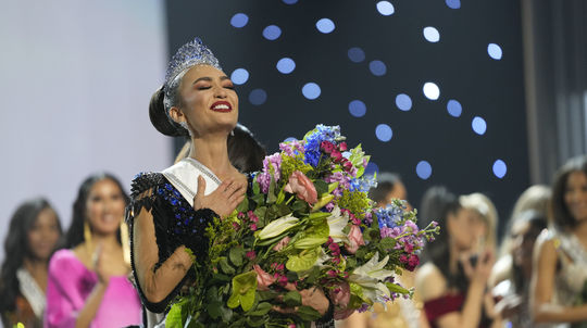 Miss USA R'Bonney Gabriel reaguje na zisk...