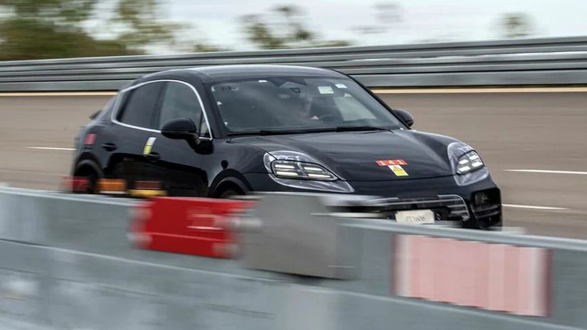 Elektrické SUV Macan absolvuje náročné testy v...