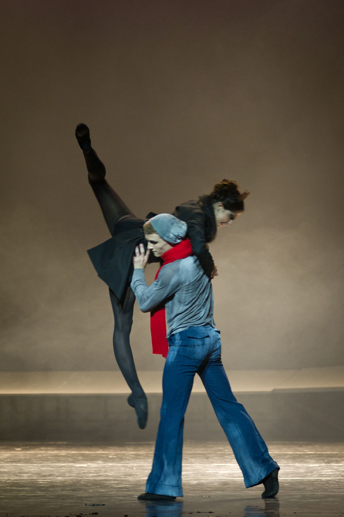 Ruan Crighton, Charlie Peters v predstavení...