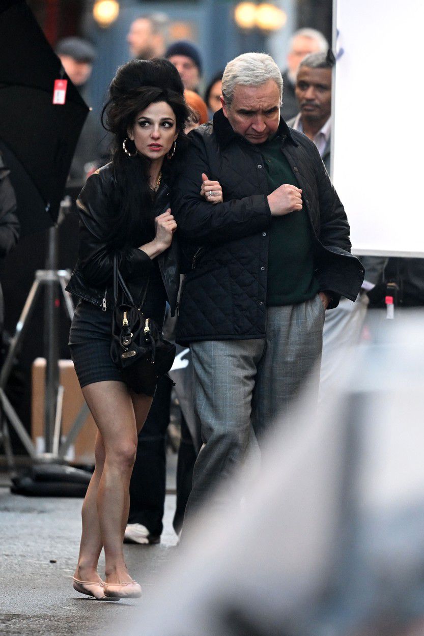 Marisa Abela ako Amy Winehouse a herec Eddie...