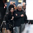 Marisa Abela ako Amy Winehouse a herec Eddie...