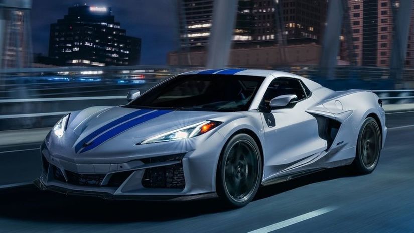 Hybridná Corvette E-Ray má výraznejšiu masku a...