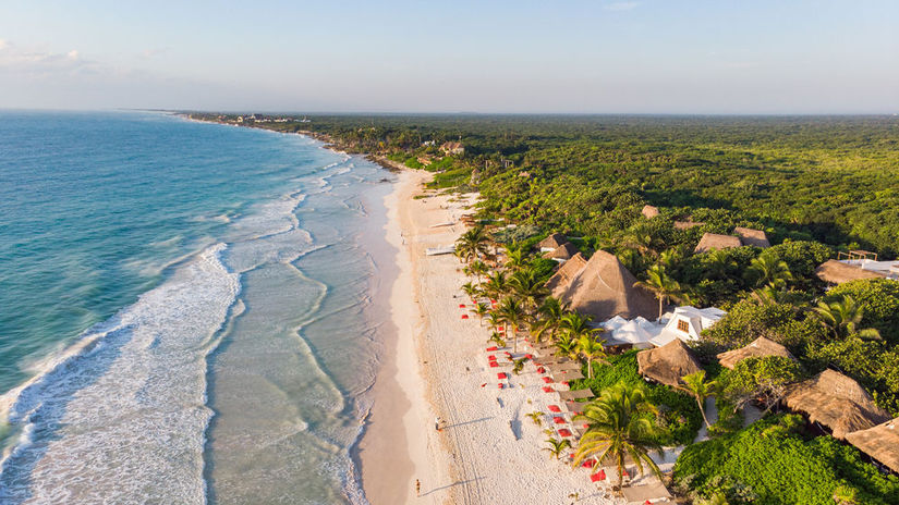 Naproti Cancúnu je Tulum známy ako turisticky...