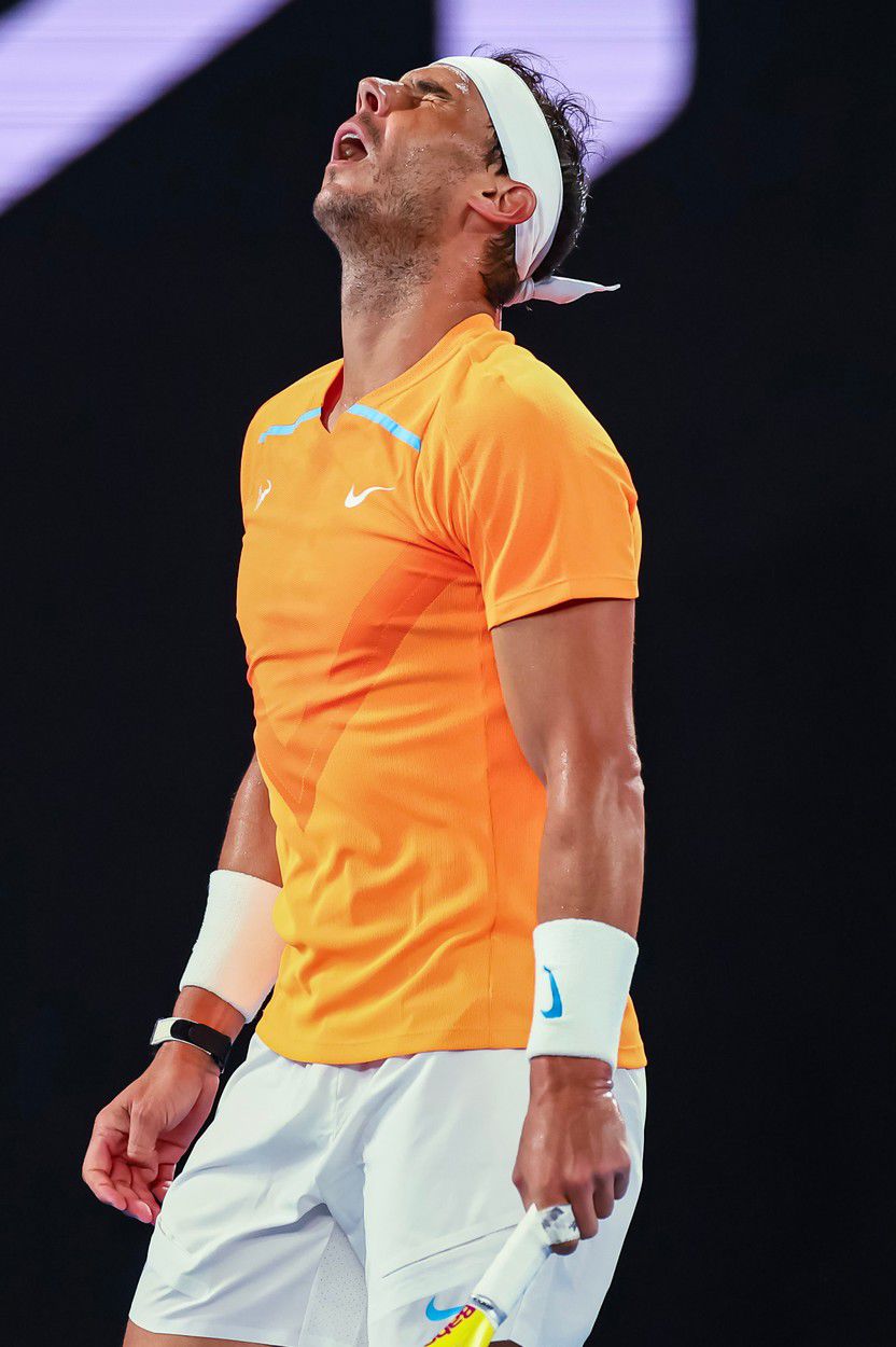 Rafael Nadal v zápase s Mackenziem McDonaldom.