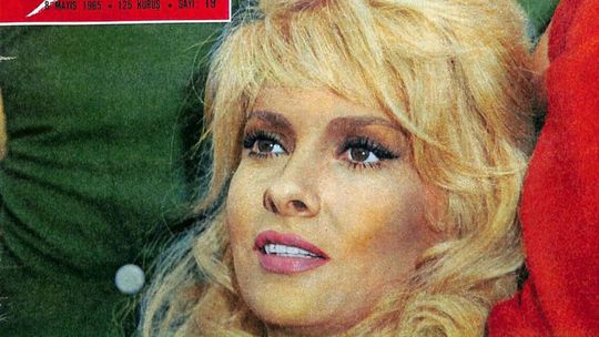 Gina Lollobrigida na titulke magazínu v časoch...