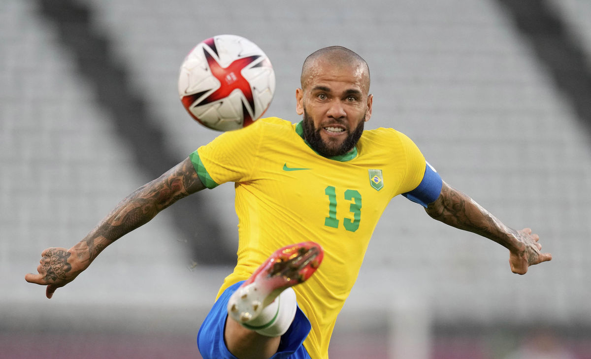 Dani Alves v roku 2021 v drese Brazílie.