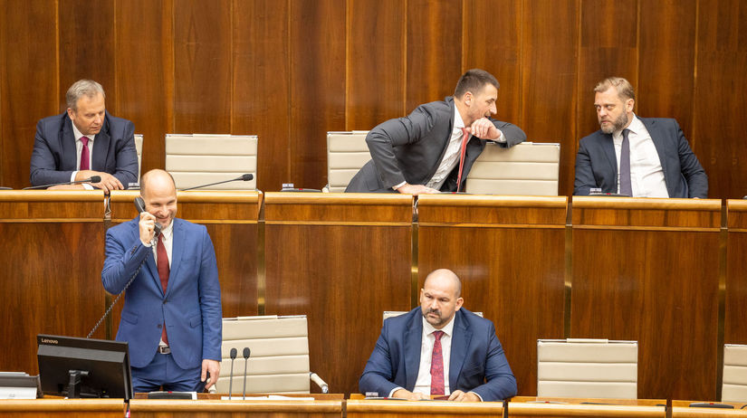 parlament, rokovanie, Gábor Grendel, Peter...