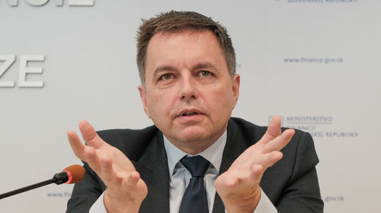 Prokurátor obžaloval guvernéra NBS Petra Kažimíra z korupcie