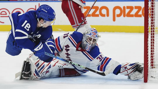 Rangers padli po úžasnom góle, Halák to sledoval zo striedačky