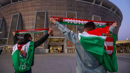 UEFA zakázala Maďarom vlajky veľkého Uhorska. Szijjártó: Je to historický fakt
