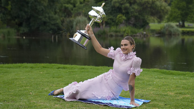 Arina Sobolenková zapózovala v parku s víťaznou...