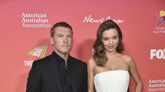 Herec Sam Worthington a topmodelka Miranda Kerr.