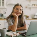 žena, počítač, laptop, dôchodkyňa
