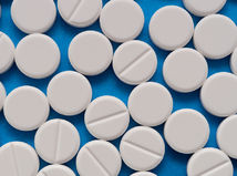 tabletka, tabletky, pilulka, pilulky, biela, liek, liečivo, acylpyrin, aspirin