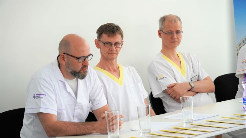 Zľava: prof. MUDr. Tibor Hlavatý, medicínsky...