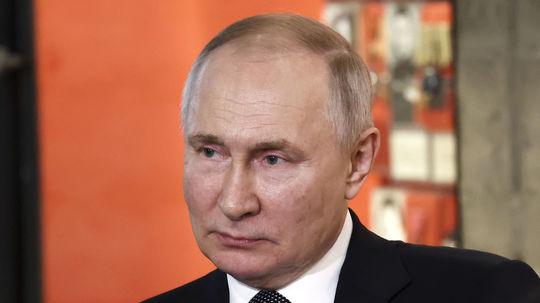 Putin: Rusko bojuje na Ukrajine o svoju existenciu