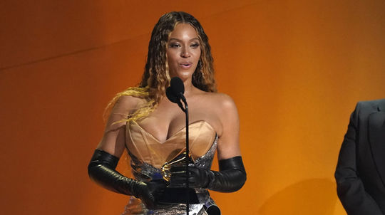 Toto je absolútna superstar! Beyoncé trhla na Grammy historické rekordy, na jednu sošku však stále čaká...