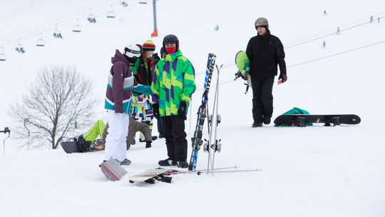 Vďaka snehu sú v prevádzke aj lyžiarske strediská v okolí Bardejova a Svidníka