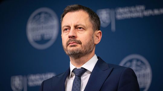 Vláda v prípade darovania migov Ukrajine osloví ústavných právnikov, informoval Heger