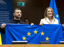 Volodymyr Zelenskyj, Roberta Metsolová, Európska parlament