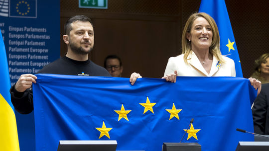 Zdroje AFP: najnovší mierový plán počíta s rýchlym vstupom Ukrajiny do EÚ, už v roku 2027