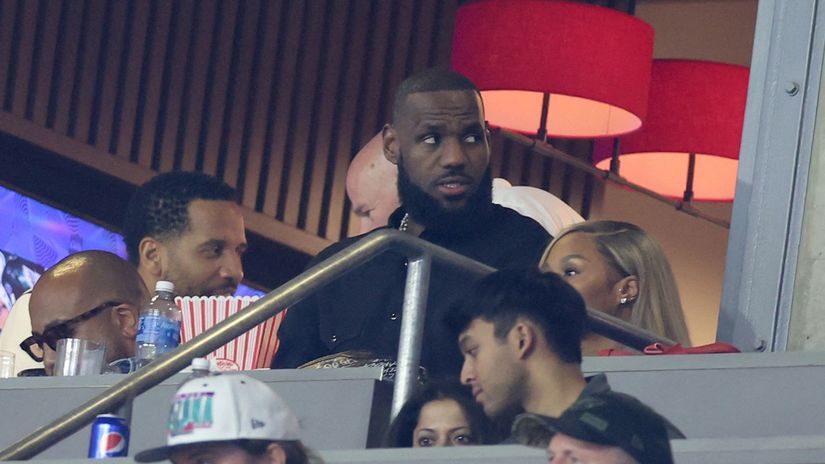 LeBron James - basketbalista Los Angeles Lakers...