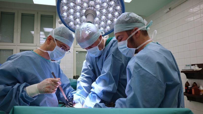 FNsP chirugia operácia lekári