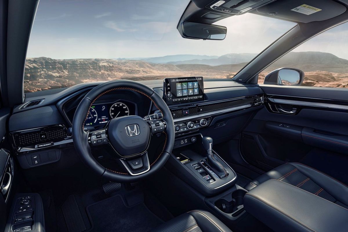 Palubnú dosku si CR-V požičia z nového Civicu....