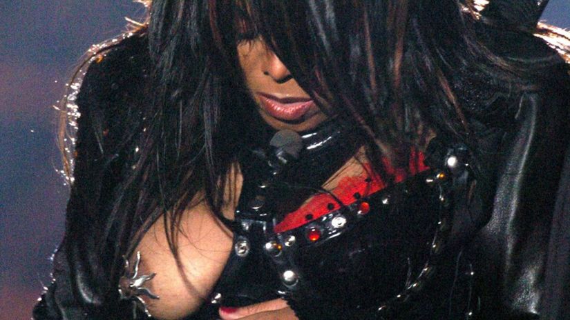 Počas vystúpenia na Superbowle v roku 2004...