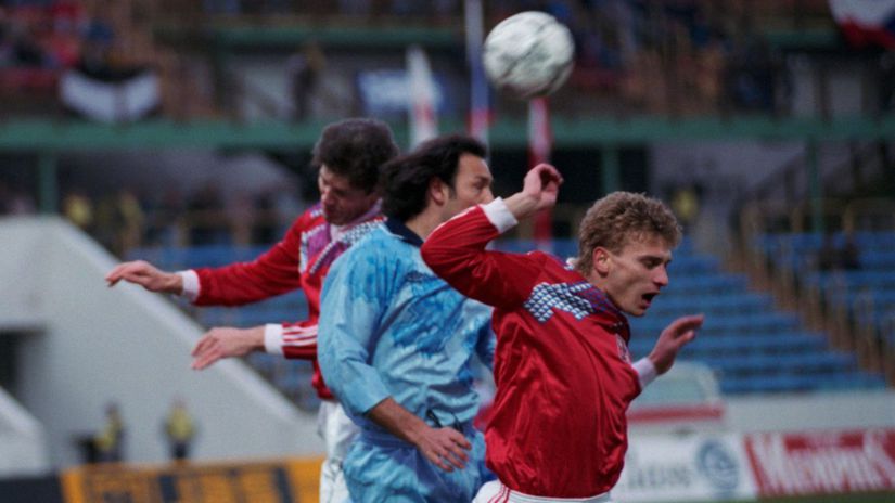 Miloš Glonek (vpredu) v drese československej...