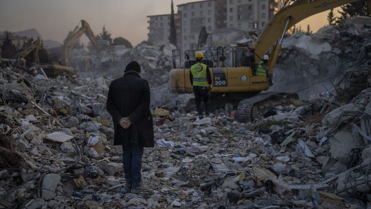 Počet obetí zemetrasenia v Turecku a Sýrii presiahol 51-tisíc