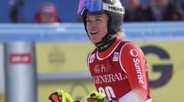 3 Lara Gut ski