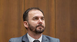 Šipoš, parlament